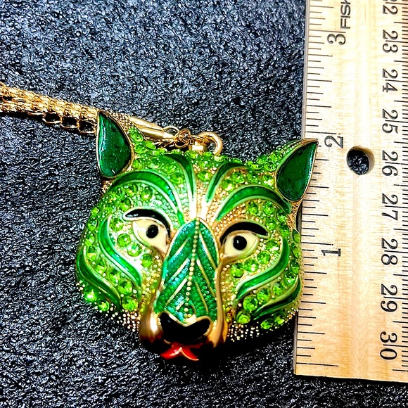 Betsey Johnson Green Wolf Head Pendant Necklace - Picture 5 of 10